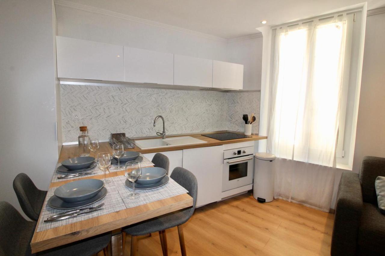 Lovely Apartment Heart Of Golden Square Fiber Wifi Nice Ngoại thất bức ảnh
