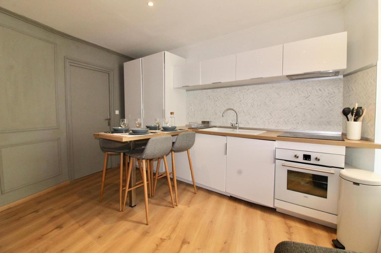 Lovely Apartment Heart Of Golden Square Fiber Wifi Nice Ngoại thất bức ảnh